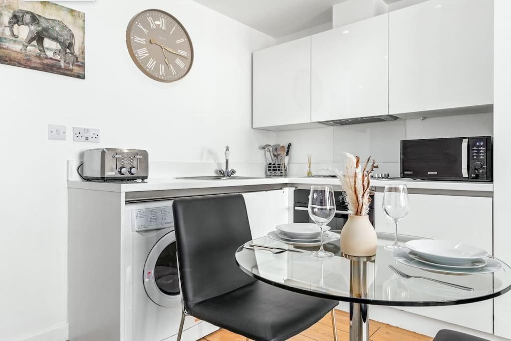 Spacious And Delightful Sleep 5 Piccadilly Vrc Londra Esterno foto